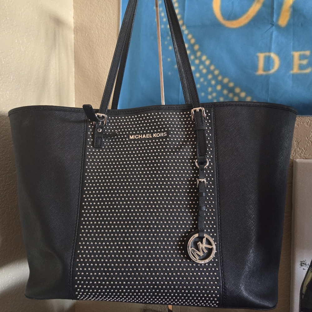 Michael Kors - Studded Tote 👜